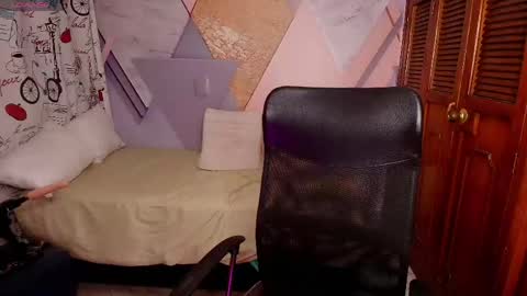 vane_latin18 online show from May 2026 09:42:02 PM