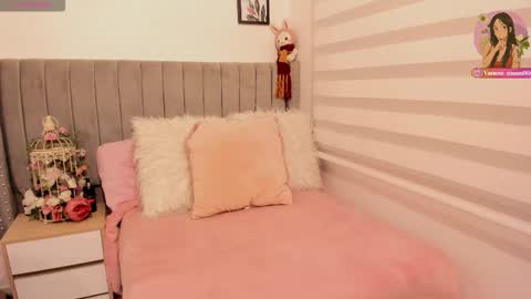 Snapshot of vanesa_moon_ chatting on March 2026 12:10:01 AM vanesa_moon_ online show from March 2026 12:10:01 AM