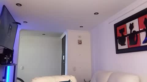 vanessa and samantha online show from May 2026 02:25:01 PM