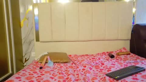 Vanessa online show from April 2026 09:23:01 PM