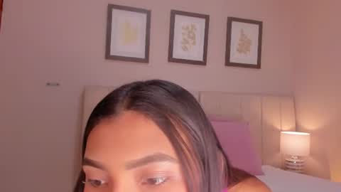 Snapshot of vanessa__cb chatting on June 2026 11:35:02 AM vanessa__cb online show from June 2026 11:35:02 AM