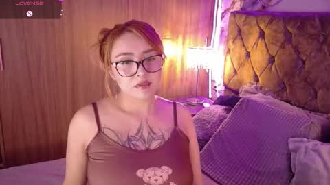 Snapshot of vanessa_blake chatting on February 2026 02:40:01 AM Vane online show from February 2026 02:40:01 AM