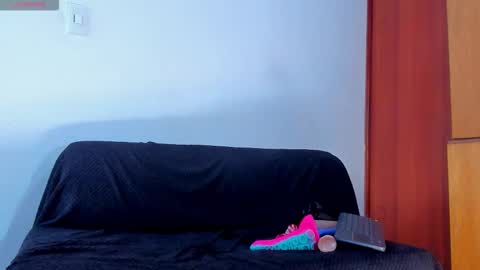 Snapshot of vanessa_gonzaless chatting on October 2025 06:30:02 PM Vanessa online show from October 2025 06:30:02 PM