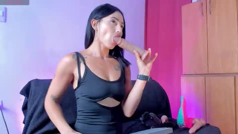 Snapshot of vanessa_gonzaless chatting on November 2025 04:07:02 PM Vanessa online show from November 2025 04:07:02 PM