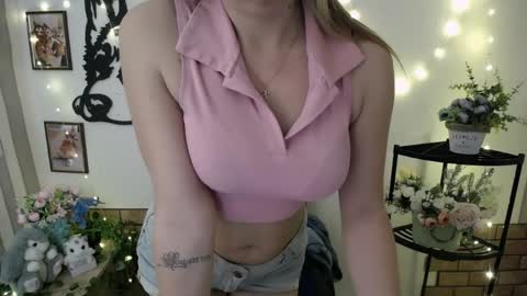 Vanessa online show from April 2026 12:12:01 PM
