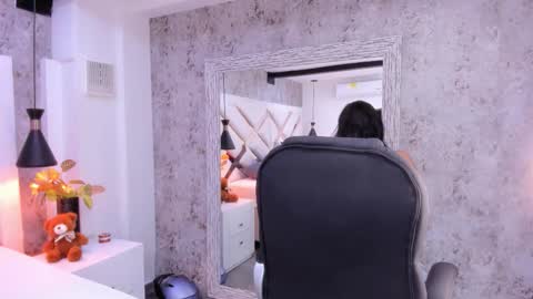 Snapshot of vanessa_rain_ chatting on February 2026 07:39:02 PM Vanessa online show from February 2026 07:39:02 PM