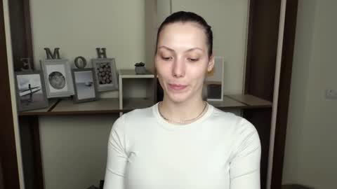 Vanessa online show from March 2026 06:00:01 PM