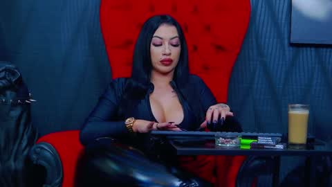 Snapshot of vanessamorningstar1 chatting on January 2025 01:30:01 AM Miss Vanessa online show from January 2025 01:30:01 AM