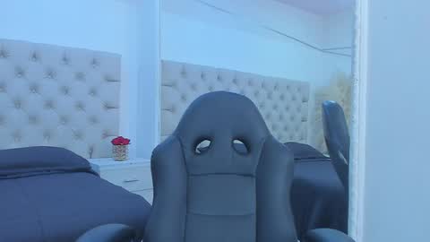 vanessascott_ online show from April 2026 08:46:01 AM
