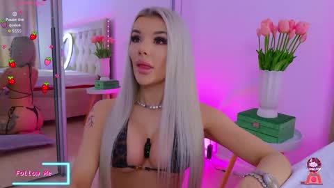 Snapshot of vanessavanne chatting on May 2026 02:33:01 PM Vanessa online show from May 2026 02:33:01 PM