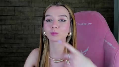 Snapshot of vanessavienne chatting on January 2026 04:11:02 PM VanessaVienne online show from January 2026 04:11:02 PM