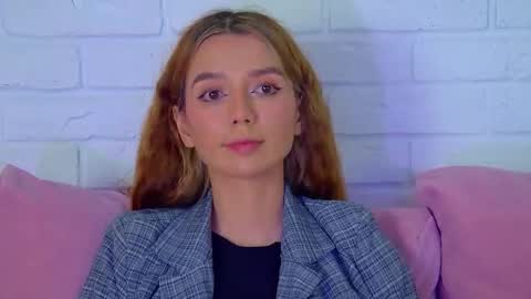 Snapshot of vanessavienne chatting on February 2026 04:22:02 PM VanessaVienne online show from February 2026 04:22:02 PM