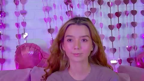 Snapshot of vanessavienne chatting on February 2026 04:25:01 PM VanessaVienne online show from February 2026 04:25:01 PM