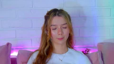 Snapshot of vanessavienne chatting on February 2026 04:19:01 AM VanessaVienne online show from February 2026 04:19:01 AM