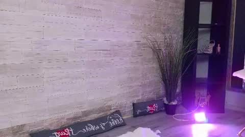 Vanessa online show from June 2026 05:56:02 PM