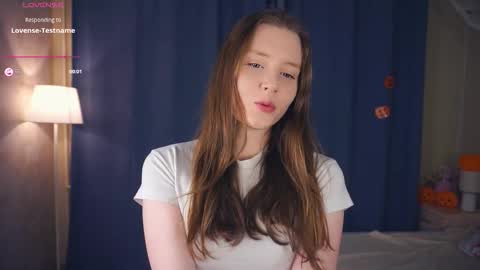 Snapshot of vanettakrupka chatting on November 2025 06:29:01 PM Luna online show from November 2025 06:29:01 PM