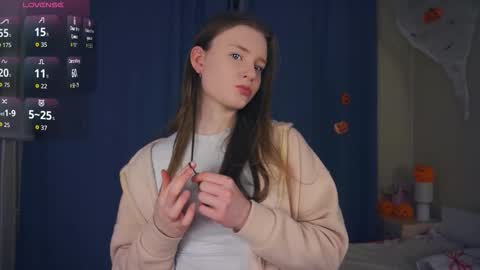 Snapshot of vanettakrupka chatting on November 2025 06:52:01 PM Luna online show from November 2025 06:52:01 PM