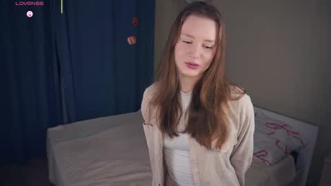 Snapshot of vanettakrupka chatting on November 2025 06:18:01 PM Luna online show from November 2025 06:18:01 PM