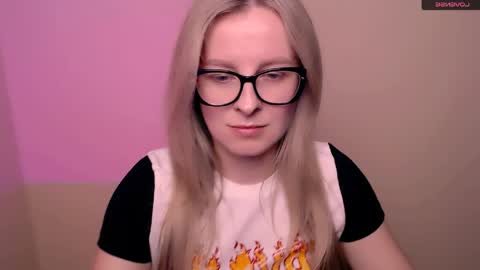 Mia online show from May 2026 02:56:01 PM