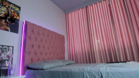 Snapshot of vanillaflo chatting on November 2025 12:04:01 PM VanillaFlo online show from November 2025 12:04:01 PM