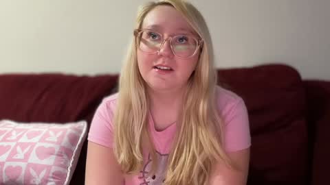 vanillapuddingpie online show from January 2025 11:45:01 PM