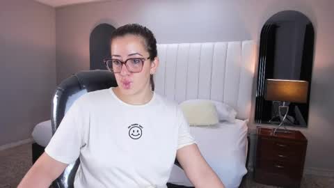 Snapshot of vanitysex chatting on October 2025 11:33:02 AM Karine online show from October 2025 11:33:02 AM