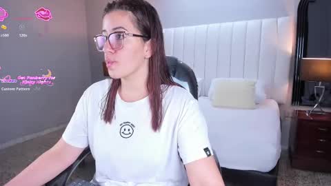 Snapshot of vanitysex chatting on November 2025 11:32:02 AM Karine online show from November 2025 11:32:02 AM