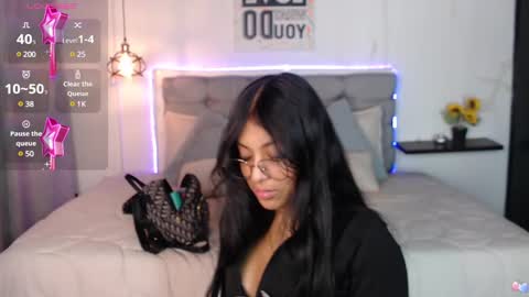 vane online show from December 2024 08:08:01 PM