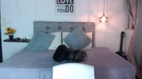 vane online show from January 2025 07:18:02 PM