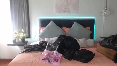 vane online show from January 2025 07:40:01 PM