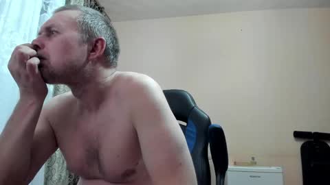 vano_822 online show from May 2026 06:05:01 PM