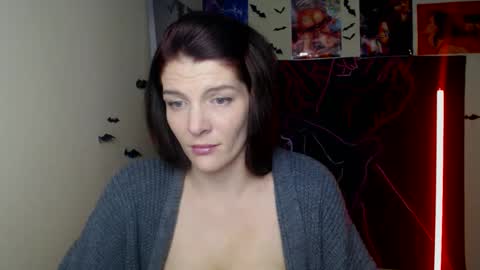 Vanessa online show from November 2025 06:00:02 PM