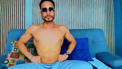 Snapshot of vans_ross chatting on February 2026 07:31:01 PM Vans Ross online show from February 2026 07:31:01 PM