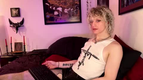 vantablossom online show from December 2025 07:13:02 AM