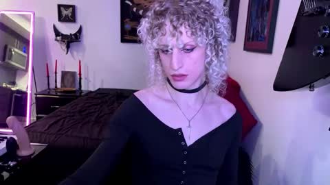 vantablossom online show from December 2025 05:24:02 AM