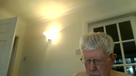 Snapshot of vassus chatting on October 2025 04:00:01 PM vassus online show from October 2025 04:00:01 PM