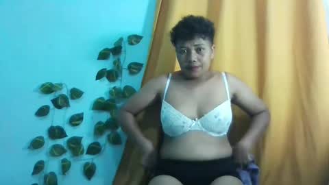 Vayannah online show from May 2026 12:12:02 PM