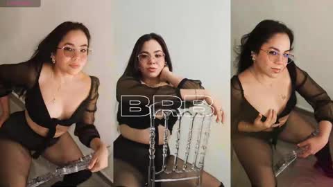 Snapshot of vctoria_collins_ chatting on September 2025 11:45:01 AM Victoria online show from September 2025 11:45:01 AM