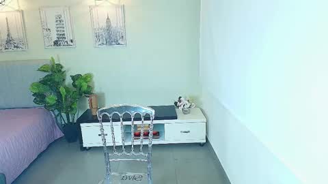 Snapshot of vctoria_collins_ chatting on September 2025 11:00:01 AM Victoria online show from September 2025 11:00:01 AM