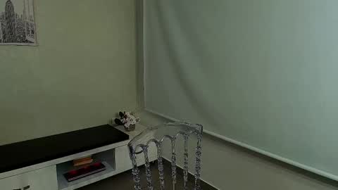 Snapshot of vctoria_collins_ chatting on September 2025 11:01:02 AM Victoria online show from September 2025 11:01:02 AM