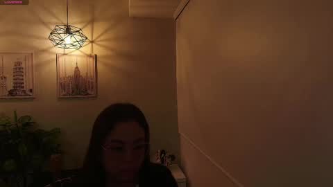 Snapshot of vctoria_collins_ chatting on October 2025 10:57:02 AM Victoria online show from October 2025 10:57:02 AM