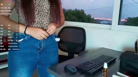 Snapshot of vctoria_collins_ chatting on October 2025 11:07:02 AM Victoria online show from October 2025 11:07:02 AM