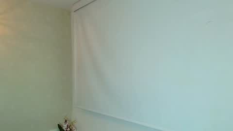 Snapshot of vctoria_collins_ chatting on October 2025 10:57:02 AM Victoria online show from October 2025 10:57:02 AM