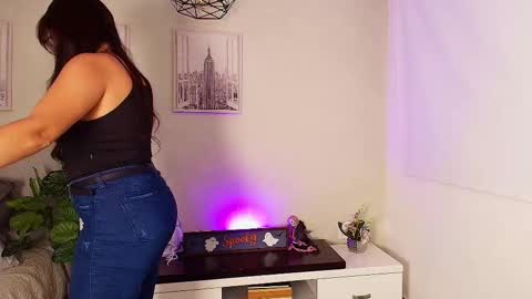 Snapshot of vctoria_collins_ chatting on October 2025 11:11:01 AM Victoria online show from October 2025 11:11:01 AM