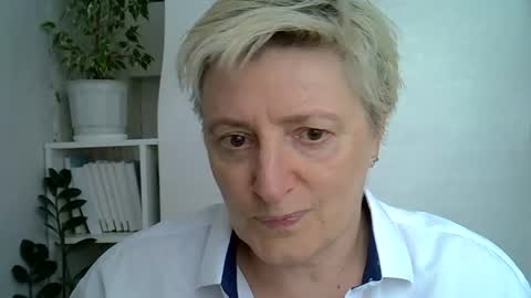 vea_motty online show from May 2026 12:46:02 PM