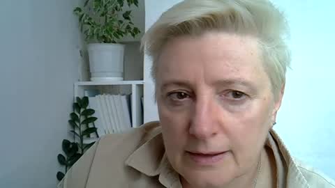 vea_motty online show from May 2026 10:12:01 AM
