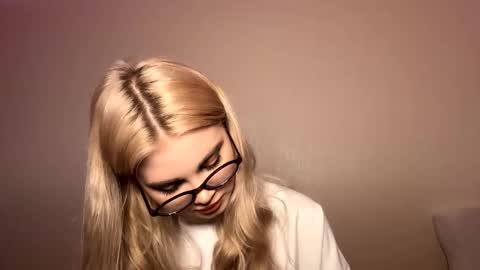 Snapshot of vedalipscomb chatting on November 2025 05:48:01 PM Monika online show from November 2025 05:48:01 PM