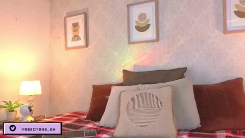 Vee Simons online show from February 2026 07:39:01 PM