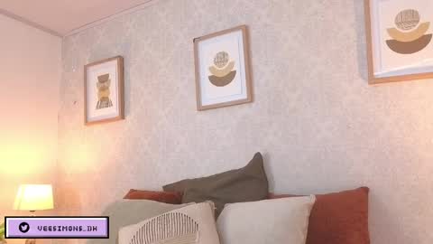 Vee Simons online show from April 2026 07:59:02 PM