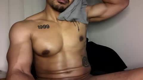 Snapshot of vegasluv702 chatting on December 2025 09:07:01 AM Vegas Love online show from December 2025 09:07:01 AM